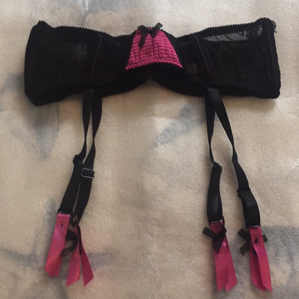 Fredrick’s of Hollywood Garter Belt